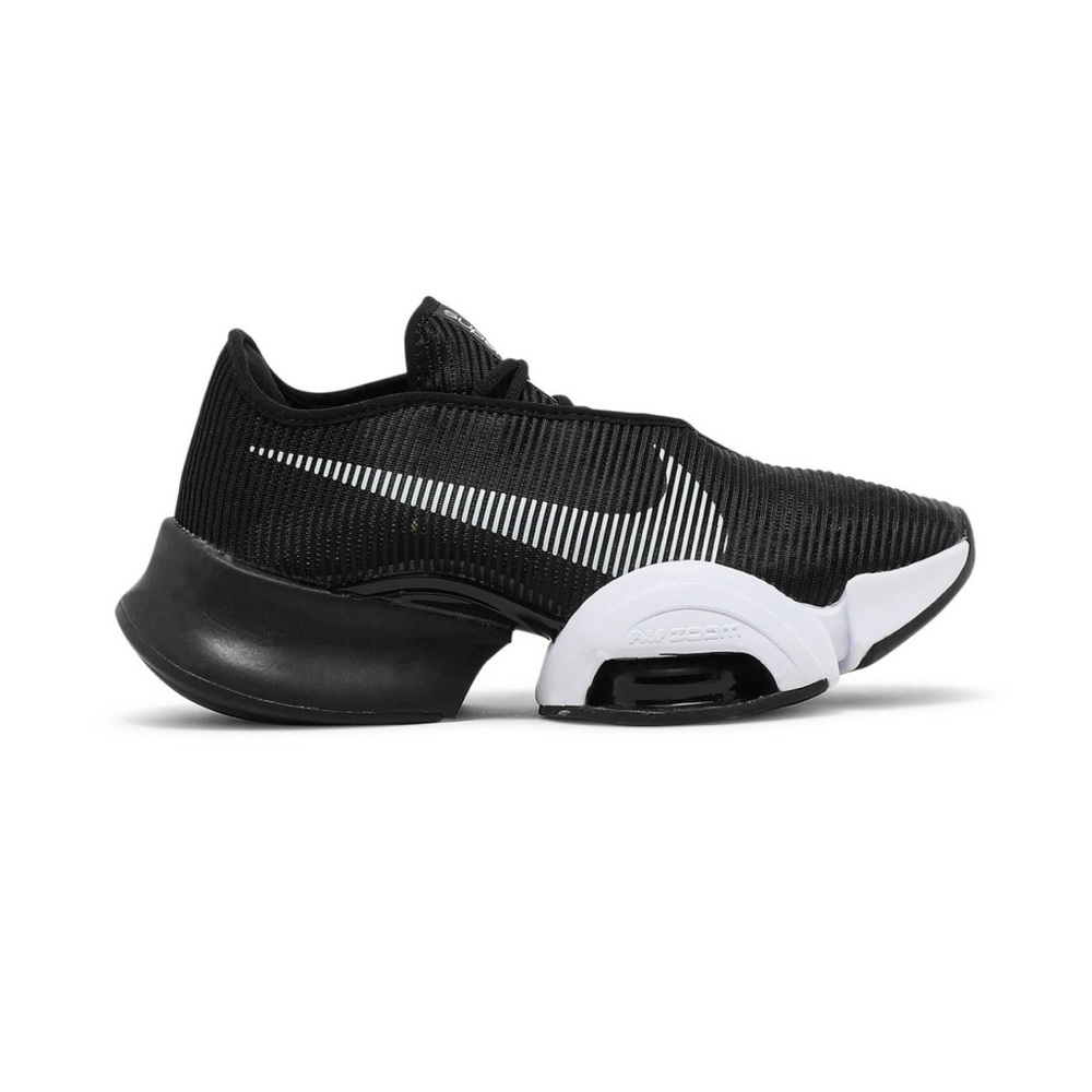 Nike Black and White Athletic Sneakers. Size 6.5